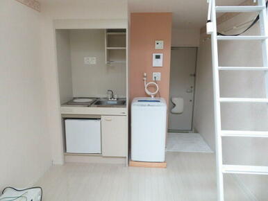 室内はフローリングで雰囲気のいいお部屋です！
