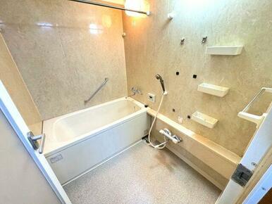 追炊き機能付浴室♪浴槽物干しあり。