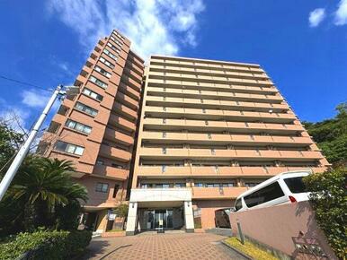 13階建て。総戸数94戸。