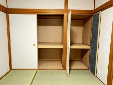 「和室」和室の収納スペースもしっかりございます。