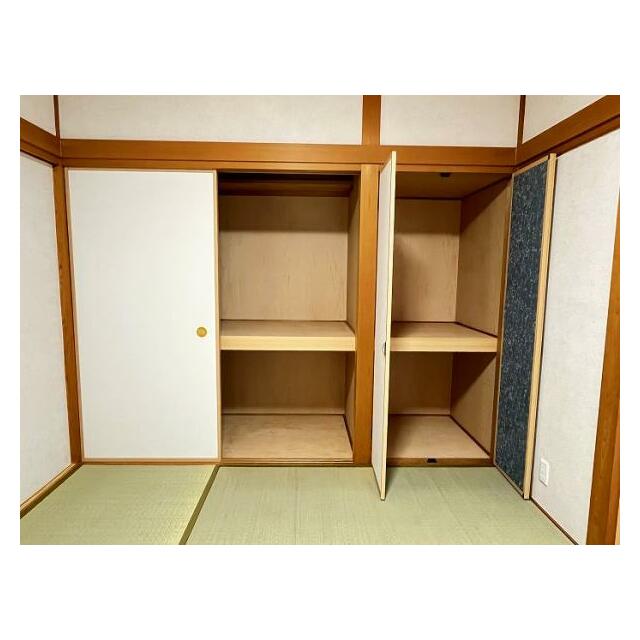 「和室」和室の収納スペースもしっかりございます。