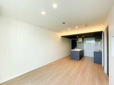 ＬＤＫには間接照明を採用しております