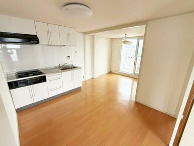 リフォーム歴もあり、きれいな室内です。