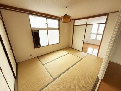 LDK隣接の和室約6帖です。