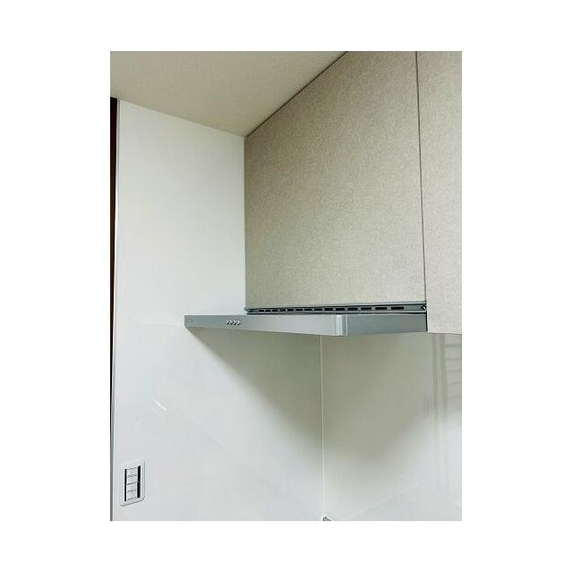 「キッチン」レンジフード新品交換済みです。