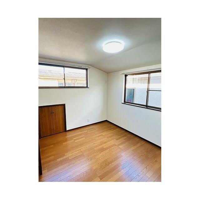 「洋室」2階北側6帖洋室の様子です。