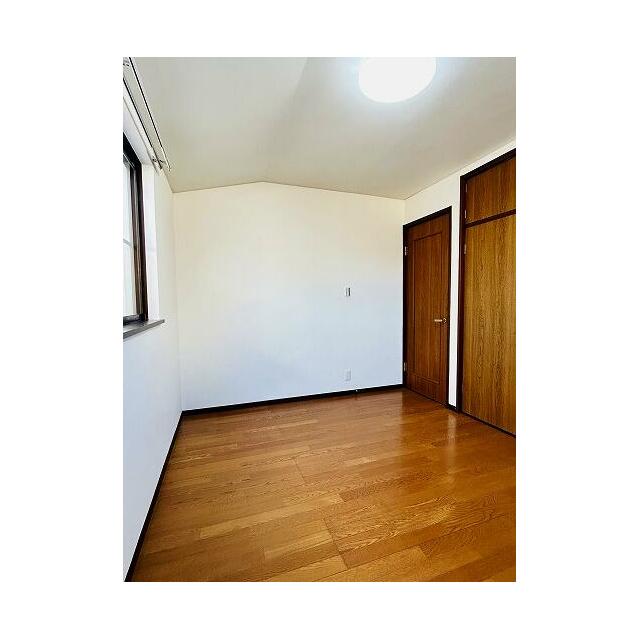 「洋室」2階北側6帖洋室別角度です。