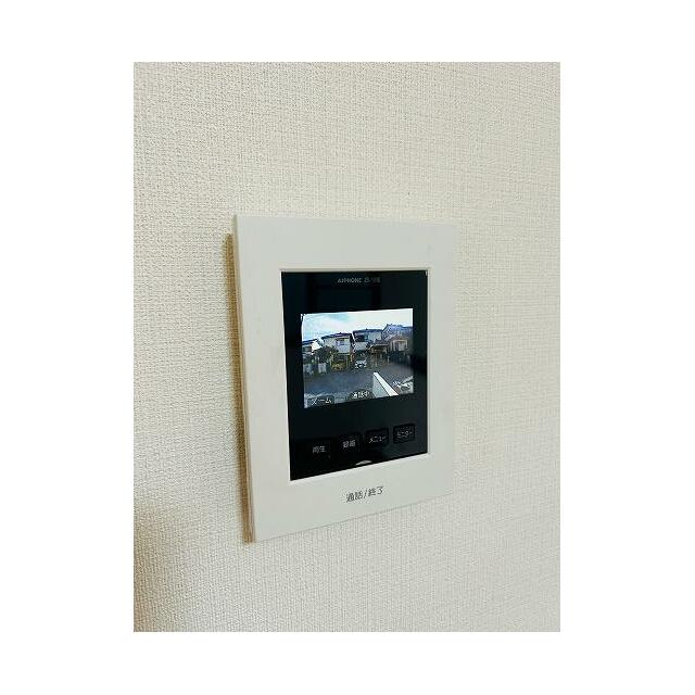 「設備」モニターホンで来客時も安心。新品交換済です。