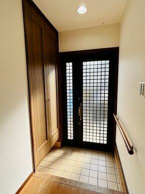 「玄関」温かみのある玄関です。