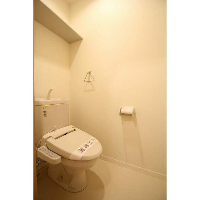 トイレは温水洗浄便座でございます