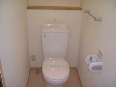 バス･トイレ別のお部屋です♪後ろには、物を置くことができます。