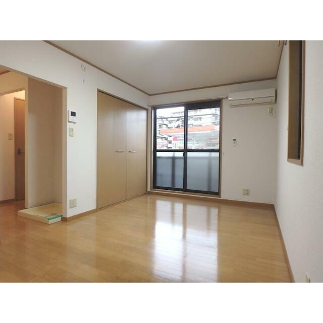 ２面採光の明るいお部屋
