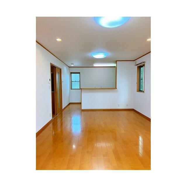 【リビング】約18帖のリビングです。