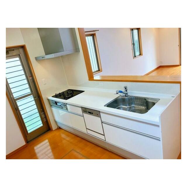 【キッチン】クリーニング済みです。食洗機がございます。
