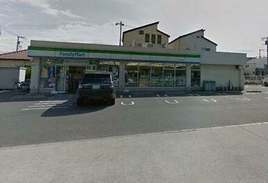 ファミリーマート 六木二丁目店