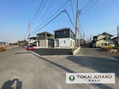 西側約6M、南側約6M幅員の公道角地。車の出し入れもスムーズに行えますね＾＾