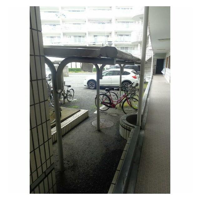 屋根付きです。