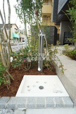 ペット専用足洗い場あります♪