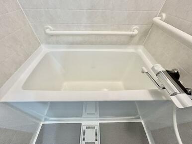 「浴槽」塗装やシート張りを行っています