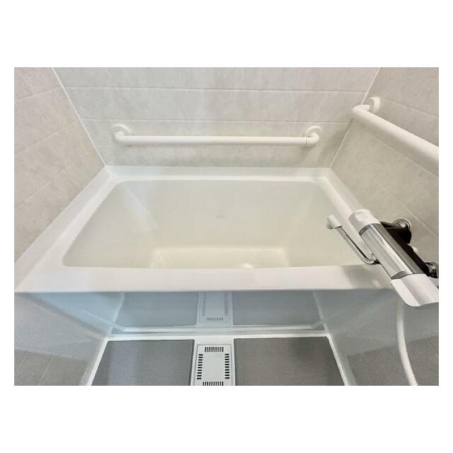 「浴槽」塗装やシート張りを行っています