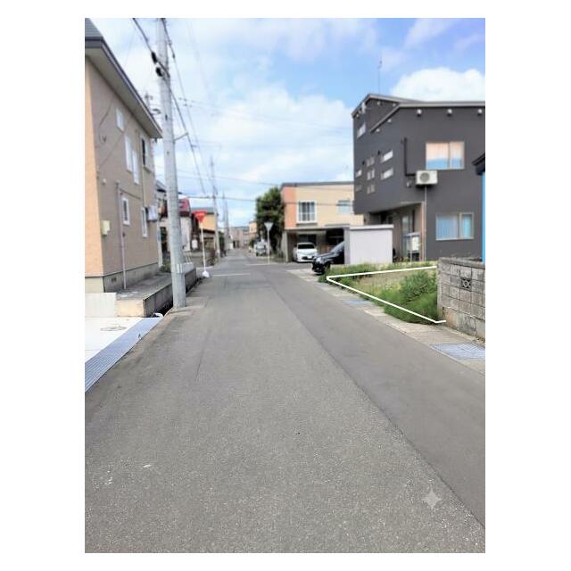 前面道路幅員5.5ｍ（東から西方向へ撮影）