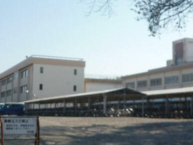 真岡中学校　1657ｍ/徒歩21分、車5分