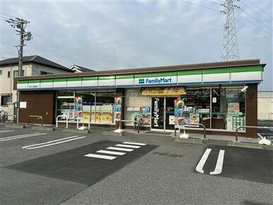 ファミリーマート　豊川牛久保駅通店