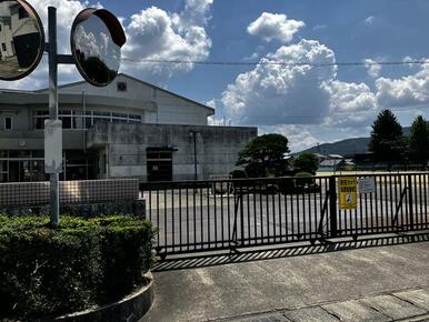 東郷西小学校