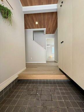 明るく開放的な玄関♪