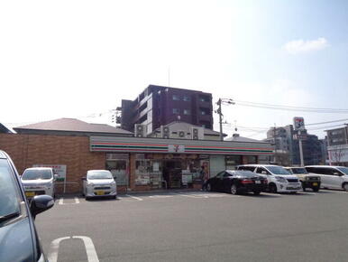 セブンイレブン福岡姪浜インター店