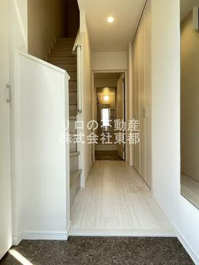 玄関から見たお部屋です☆