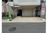 情報提供会社