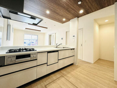 【キッチン＋パントリー:1号棟】