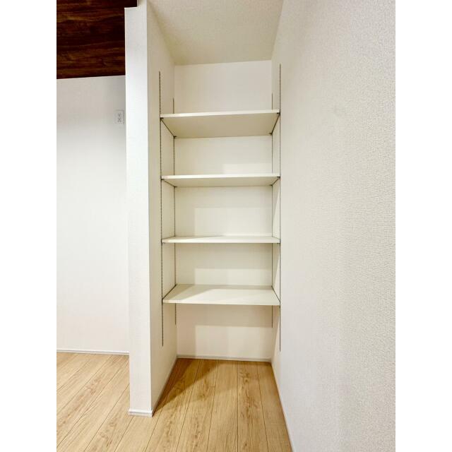 キッチン横パントリー（2号棟）