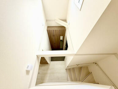 玄関吹き抜け（2号棟）