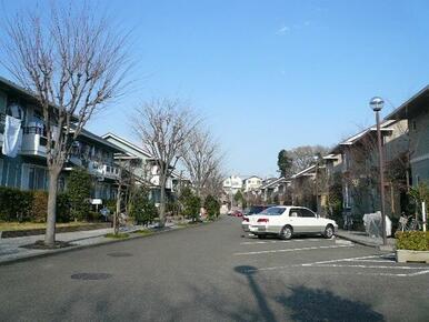 ★敷地内駐車場★（空き状況・使用料等詳細はご確認下さい）