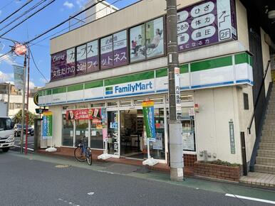 ファミリーマート武蔵境駅南店