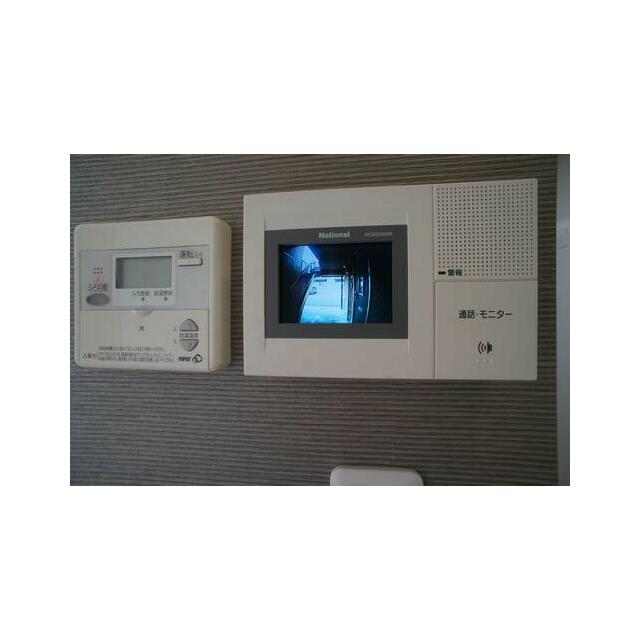 【ＴＶドアホン】お部屋にいながら来訪者の顔を見て話ができるモニター付きインターホンで防犯面も安心♪