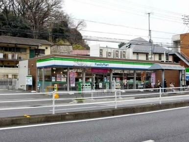 ファミリーマート港北師岡町店