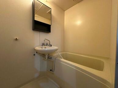 改装に伴い洗面が移動となります。