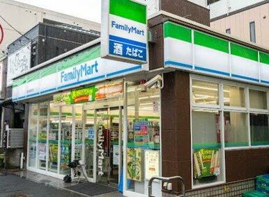 ファミリーマート 東白楽駅前店