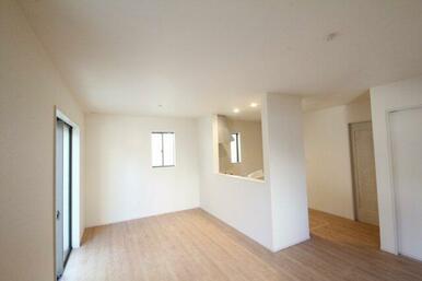 15帖のリビングは南向き