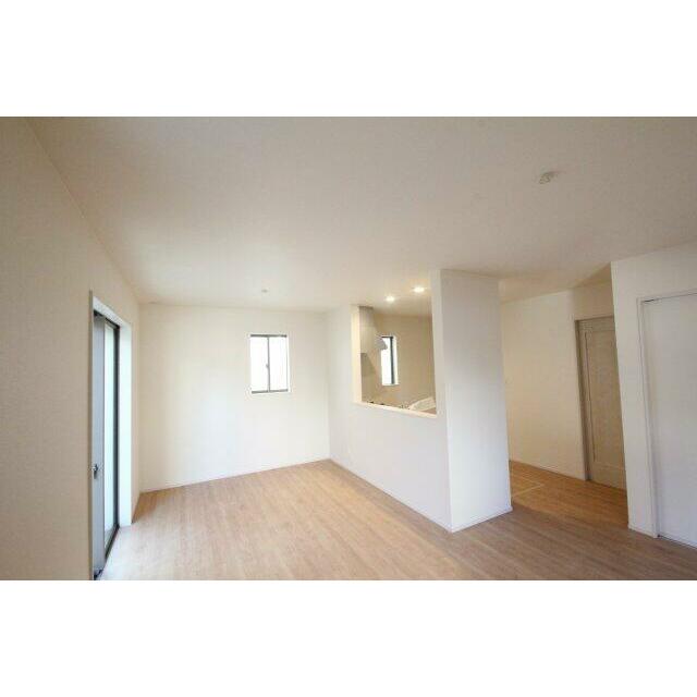 15帖のリビングは南向き