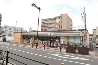 セブンイレブン　ＪＲ放出駅西店