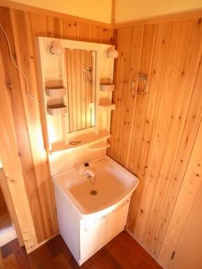 室内洗濯機置き場有り　洗髪洗面化粧台　前回募集時の参考写真