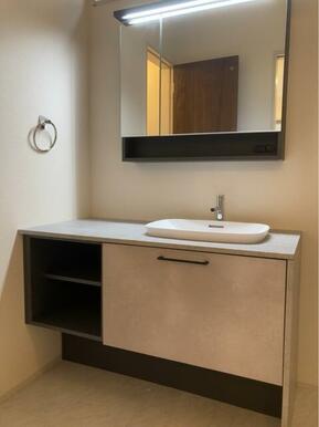 一日の始まりは洗面所から。さぁ顔を洗って気合を入れよう（1号棟）