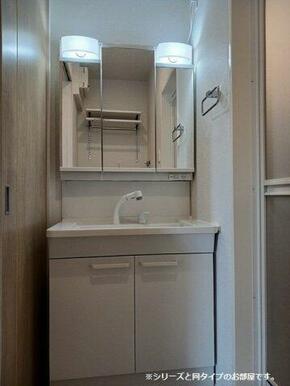 脱衣スペースもあります