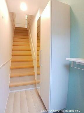 毎日通る玄関はこちらです