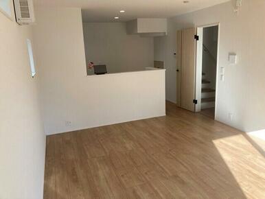 家具のデザインや配置でリビングの印象は大きく変わります。ぜひ自分の感性に合う空間を