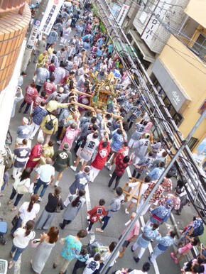 長崎神社の秋の大祭、ベランダからの写真